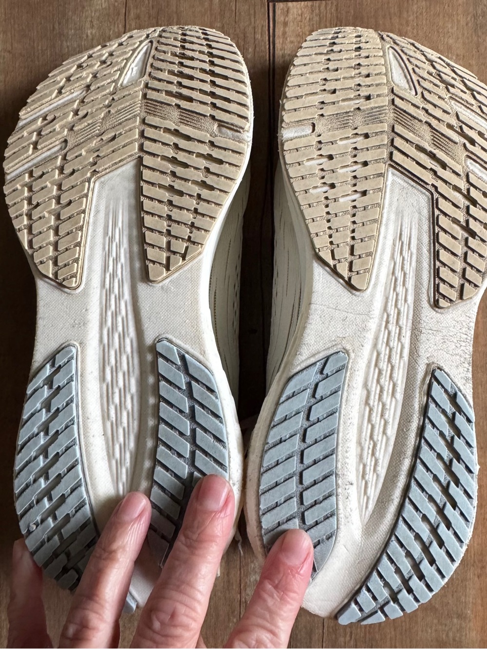 Brooks Women's Launch 12 Running Shoes Size 7 - Picture 9 of 10
